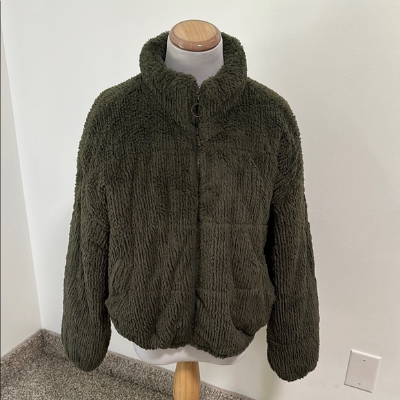 wild fable Jackets & Blazers - 😊 Wild Fable Faux Fur Coat